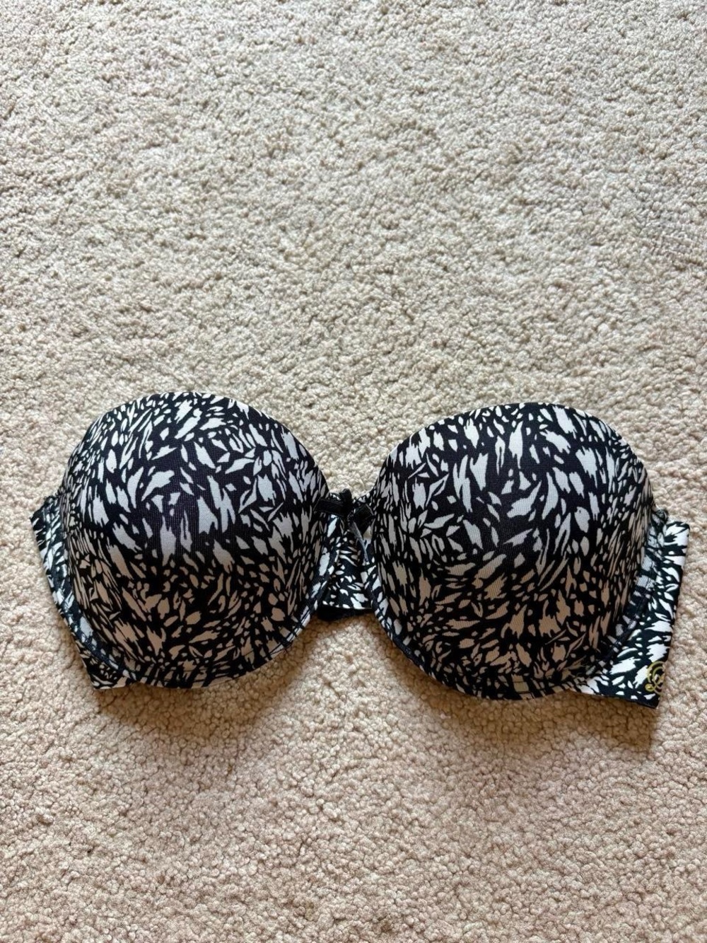 Women’s Strapless Convertible Bras - Black and Hot Pink - Picture 6 of 8